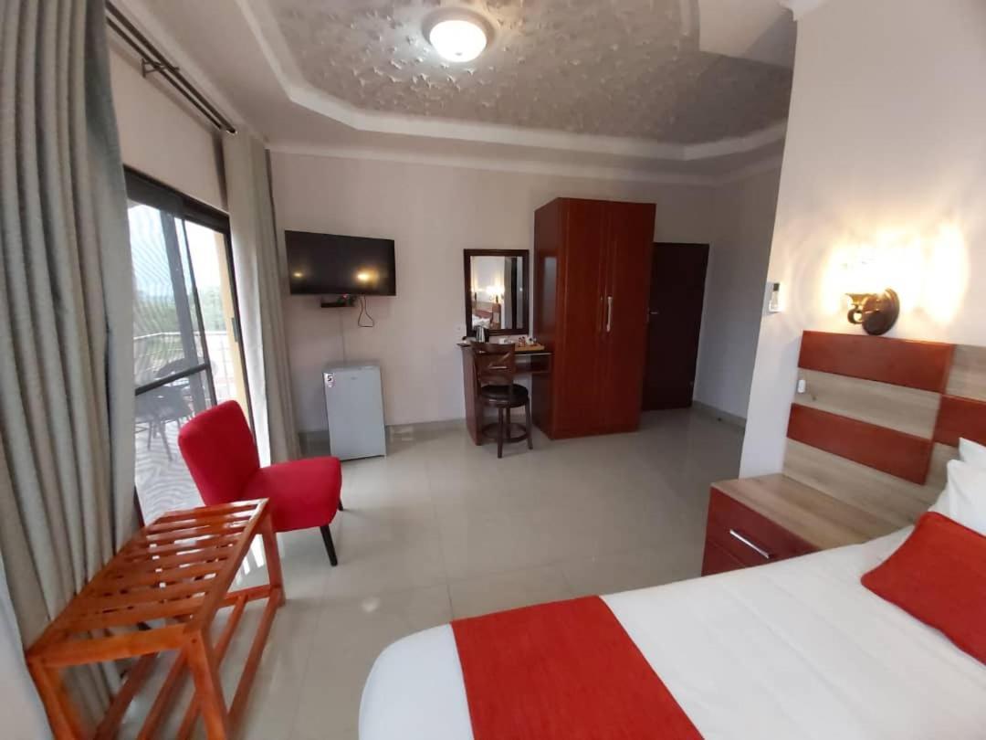 Top Stay Inn Касане Экстерьер фото