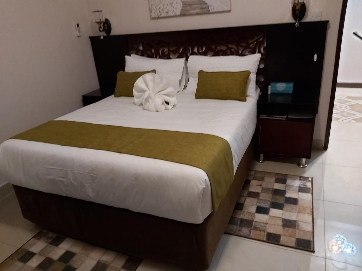 Top Stay Inn Касане Экстерьер фото