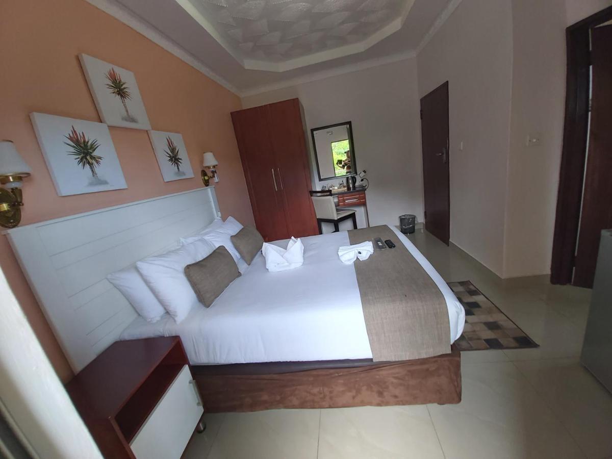 Top Stay Inn Касане Экстерьер фото
